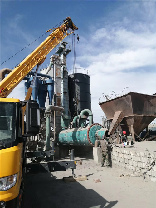 琼海市设备搬运等各类工程项目中，吊车起着关键作用