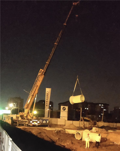 琼海市“弯臂矫正”—— 吊车的 “形变补偿” 技术