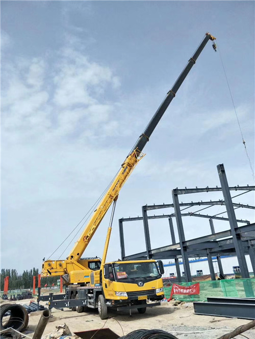 琼海市超高层建筑钢结构吊装案例
